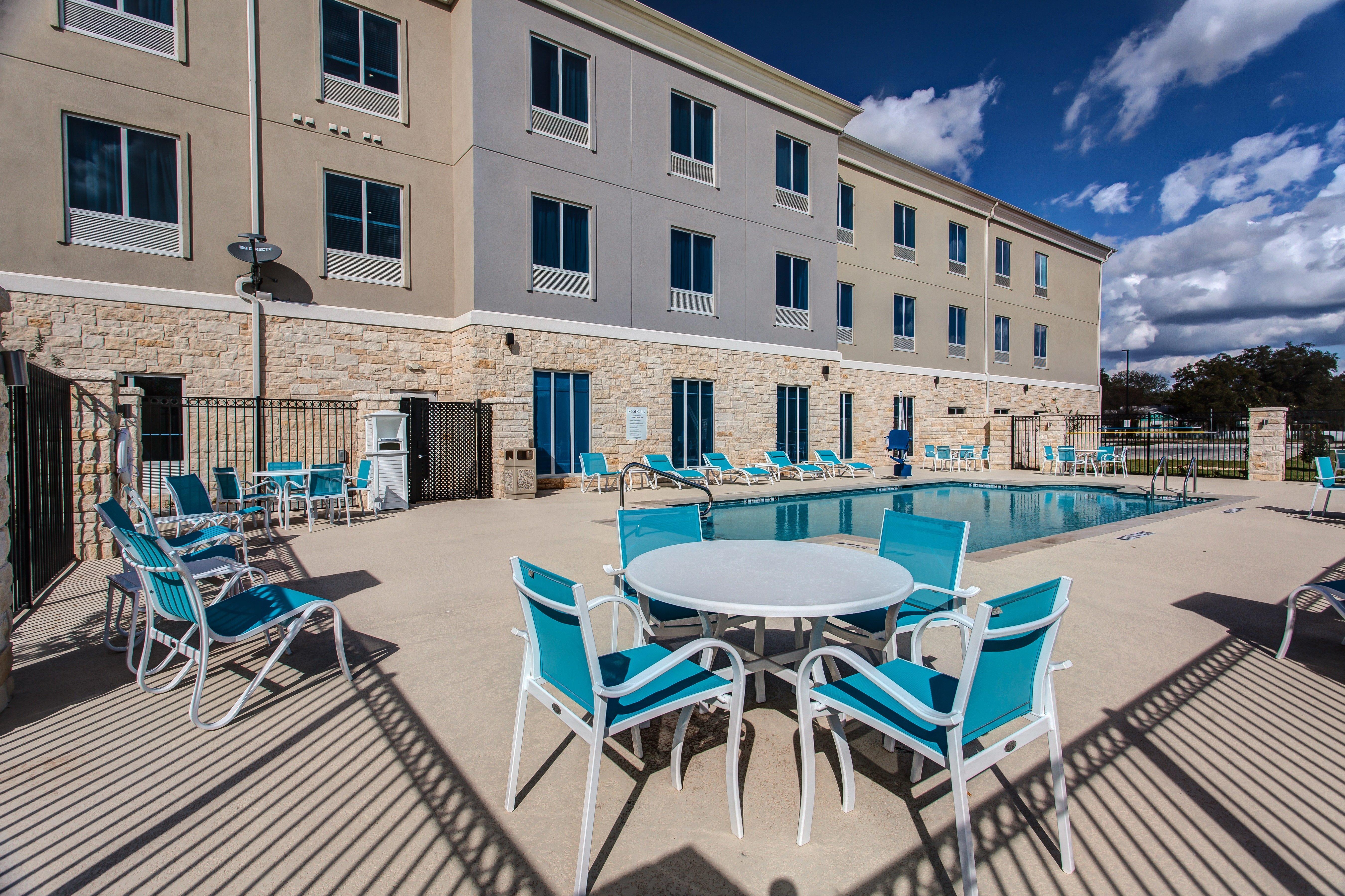 Holiday Inn Express & Suites Gatesville - N. Ft Hood By Ihg Екстериор снимка